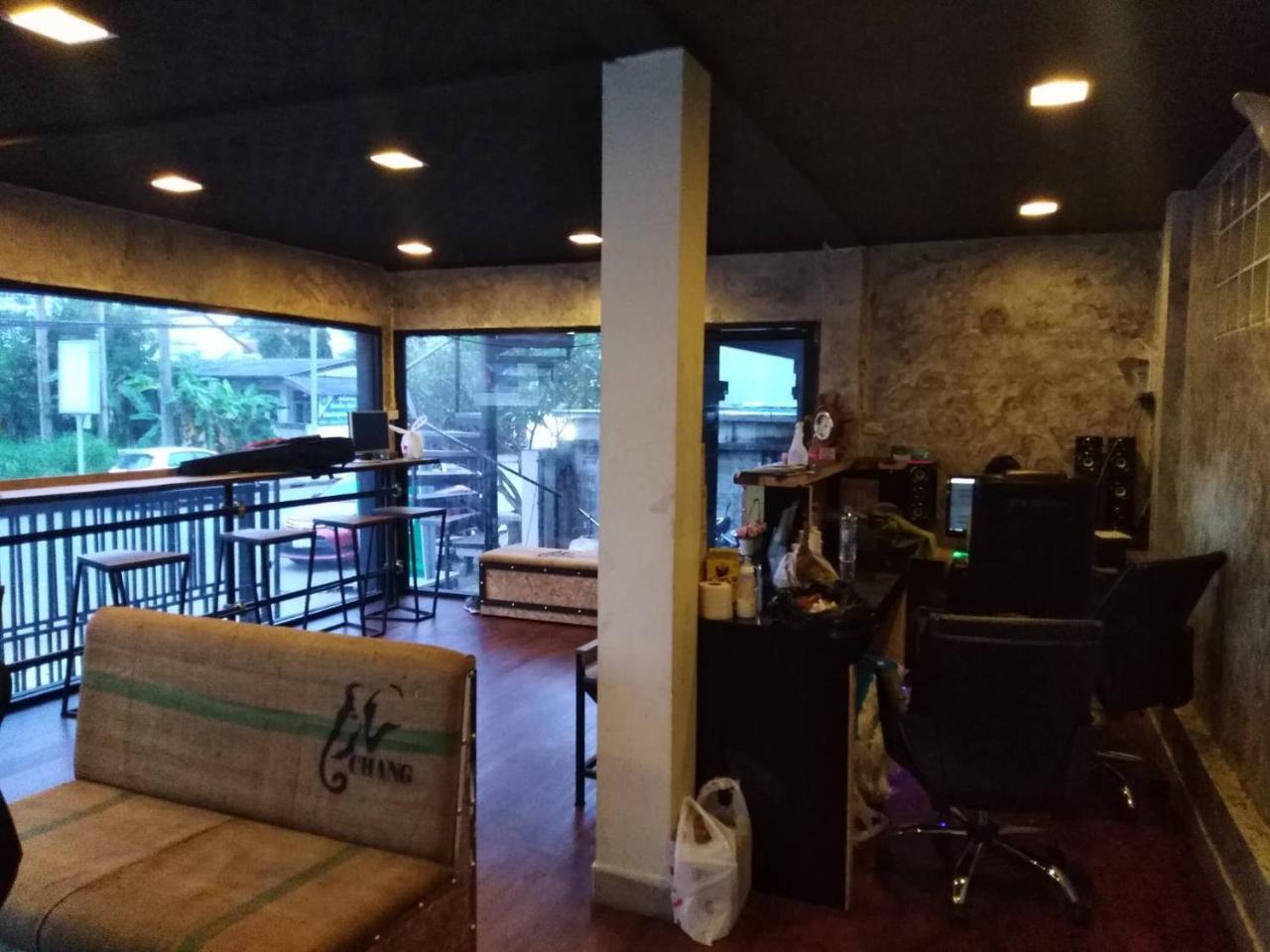 Chang Bed And Bar Hostel (Adults Only) Сурат-Тхані Екстер'єр фото