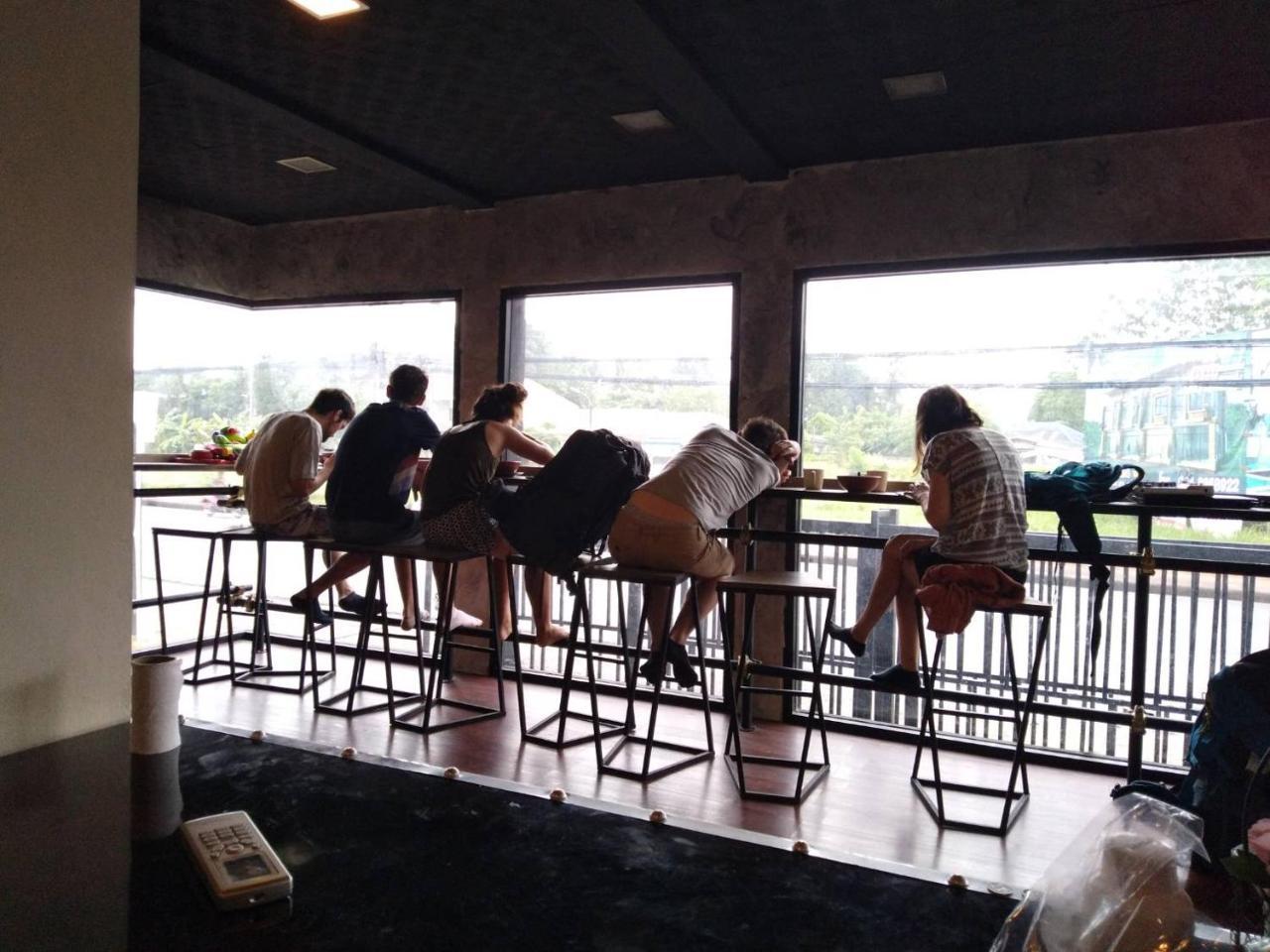 Chang Bed And Bar Hostel (Adults Only) Сурат-Тхані Екстер'єр фото