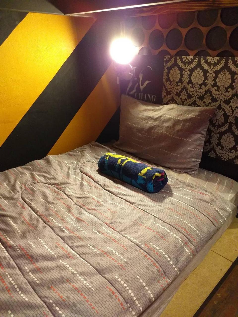 Chang Bed And Bar Hostel (Adults Only) Сурат-Тхані Екстер'єр фото