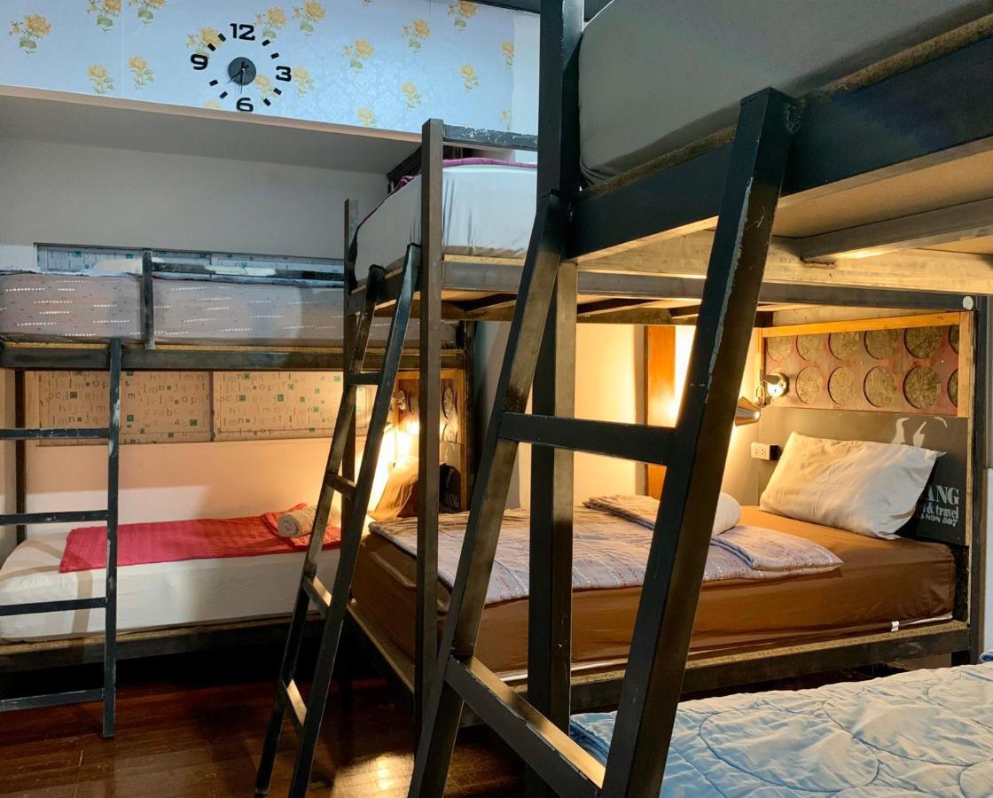 Chang Bed And Bar Hostel (Adults Only) Сурат-Тхані Екстер'єр фото